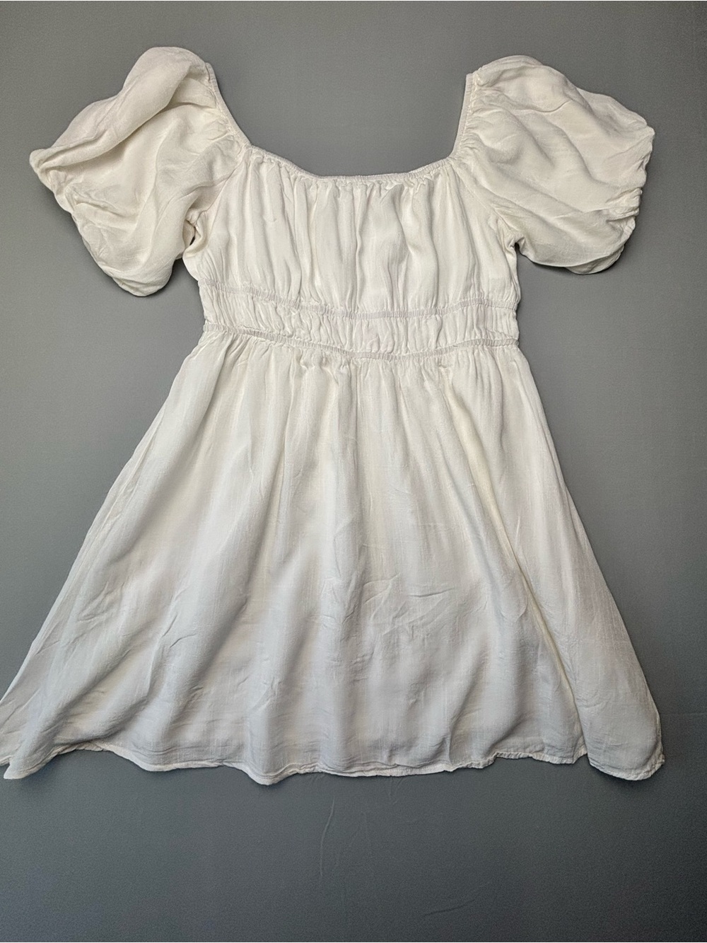 Gillis Women’s Size L White Puff-Sleeve Smocked Waist Dress